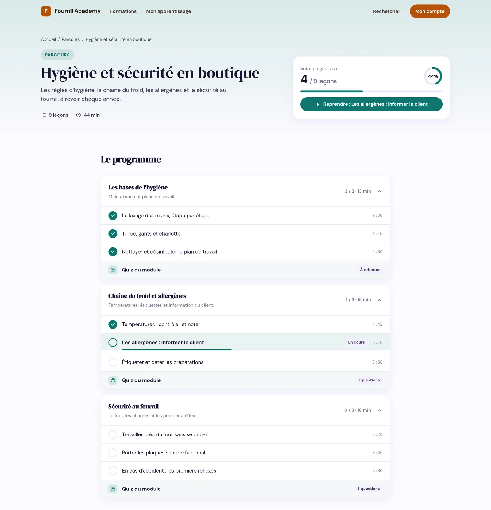 La page de la formation « Hygiène et sécurité en boutique » : 4 leçons sur 9, et le programme en trois modules avec les leçons cochées