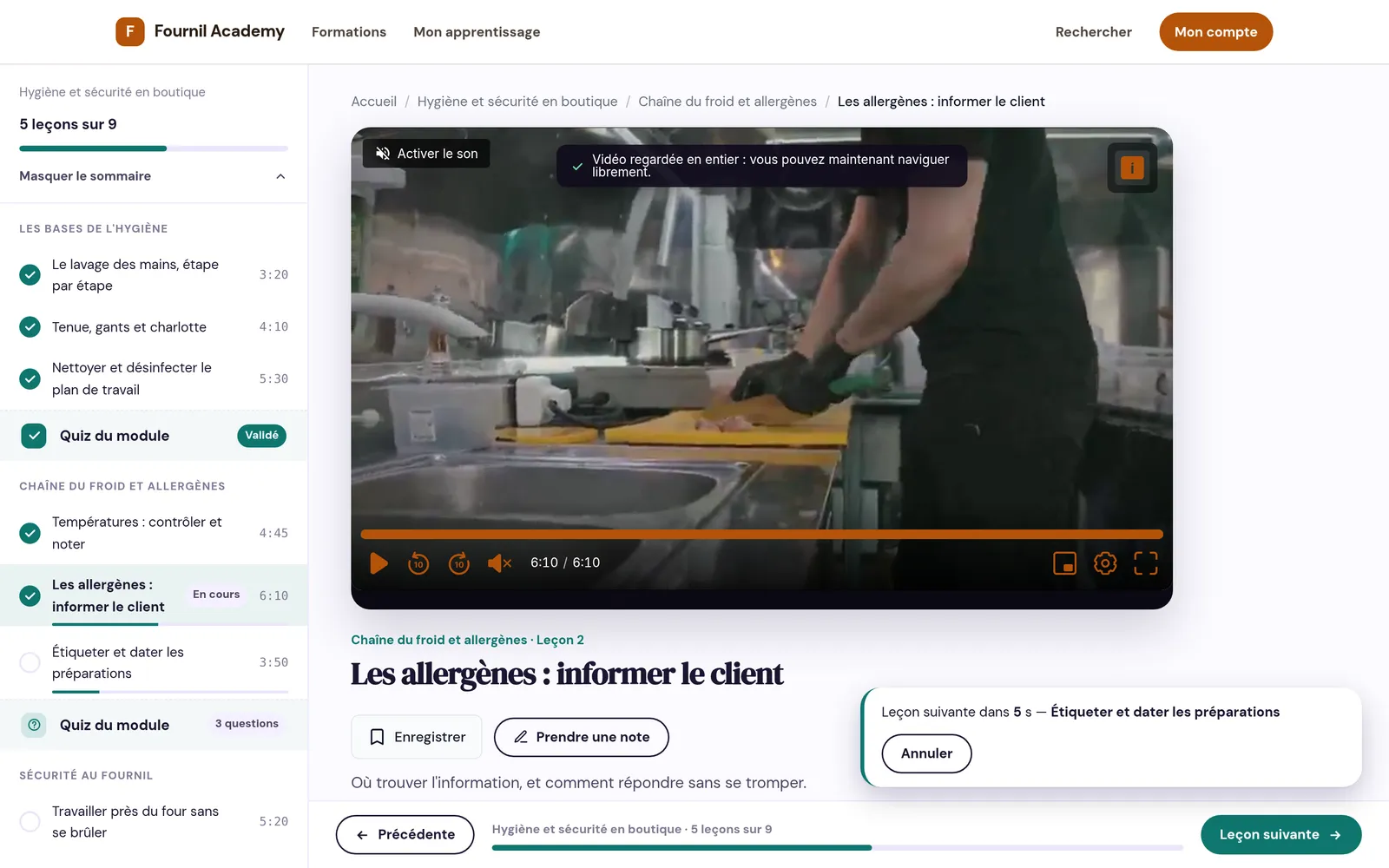 Une leçon arrivée à la fin, avec le sommaire à gauche, le bandeau « Vidéo regardée en entier » et la carte « Leçon suivante dans 5 s »