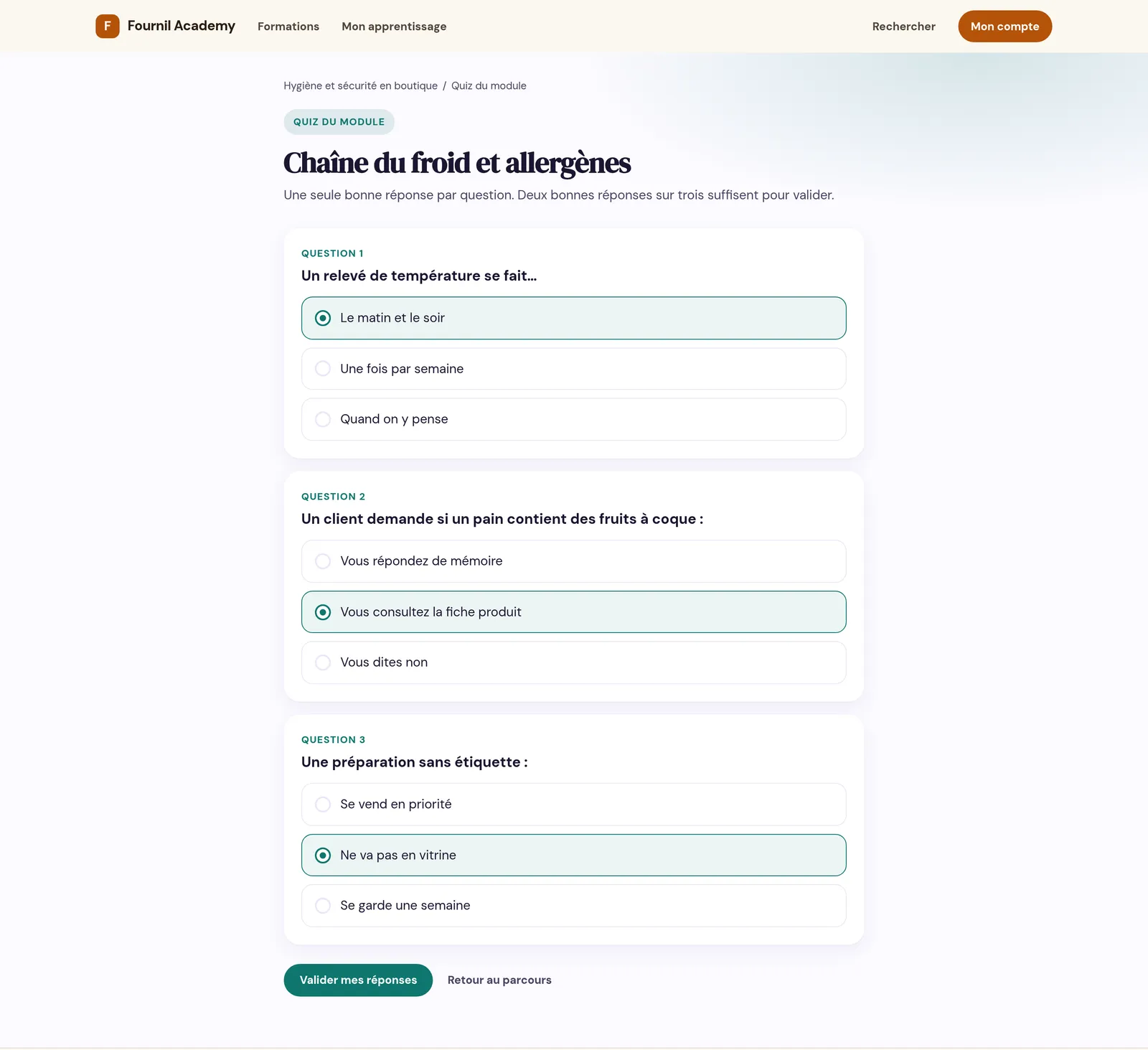 Le quiz du module « Chaîne du froid et allergènes », trois questions à choix unique avec une réponse cochée par question